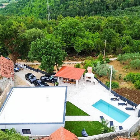 Dub Stolac